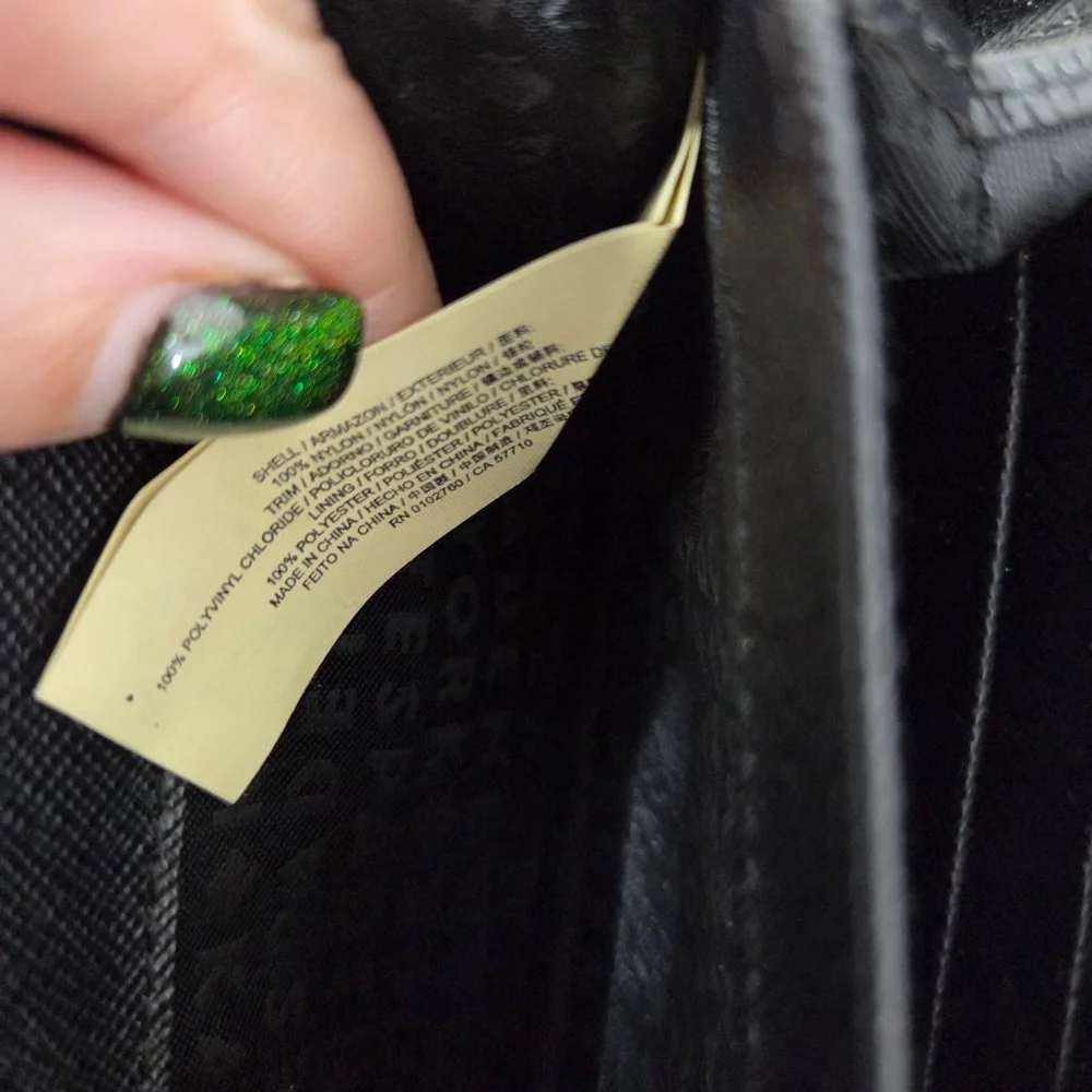 Kate Spade Wilson Road Neda Black nylon Wallet ziparound zipper
